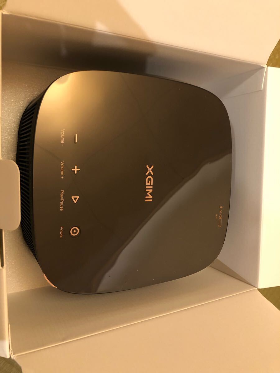 XGIMI HORIZON Pro Projector with Desktop Stand [e1192431771]