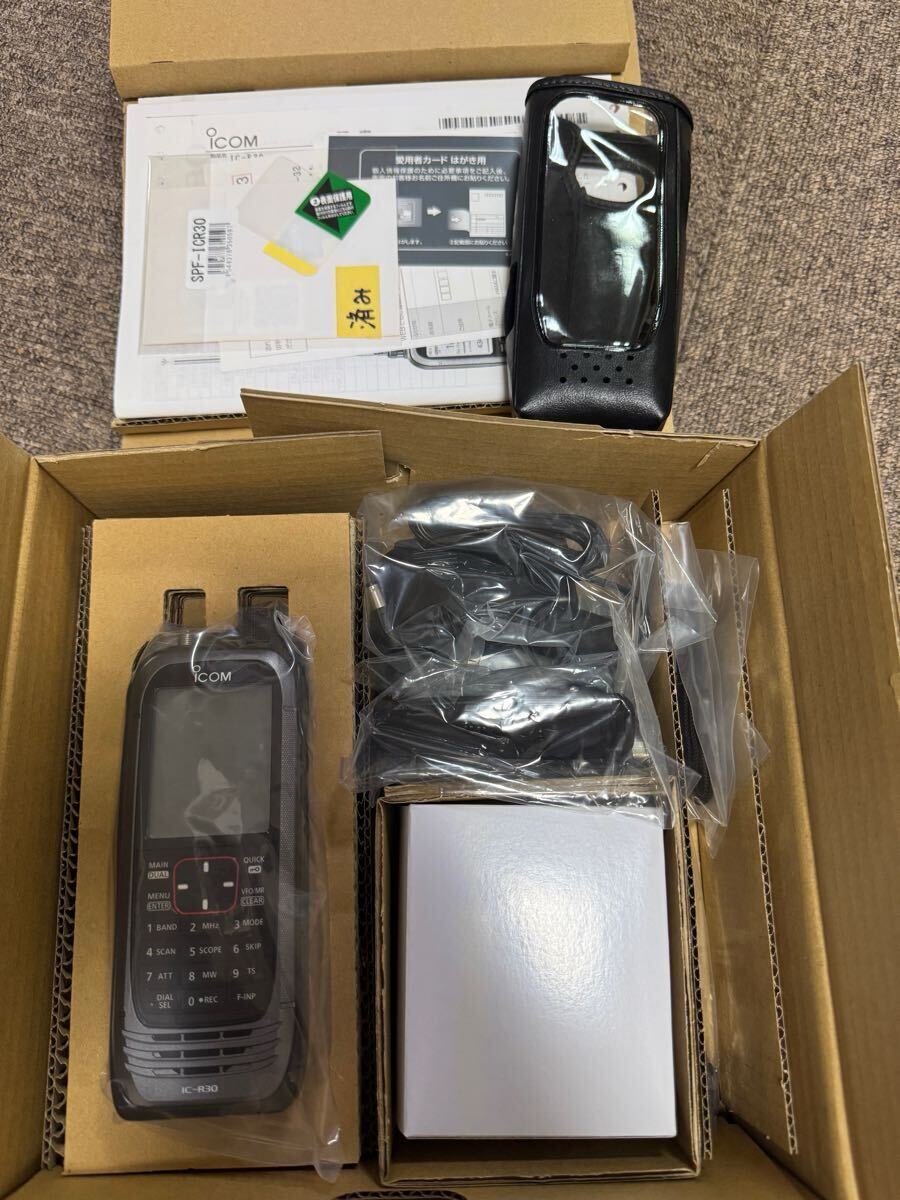 ICOM IC-R30 Radio Receiver with Soft Case [s1195617582]