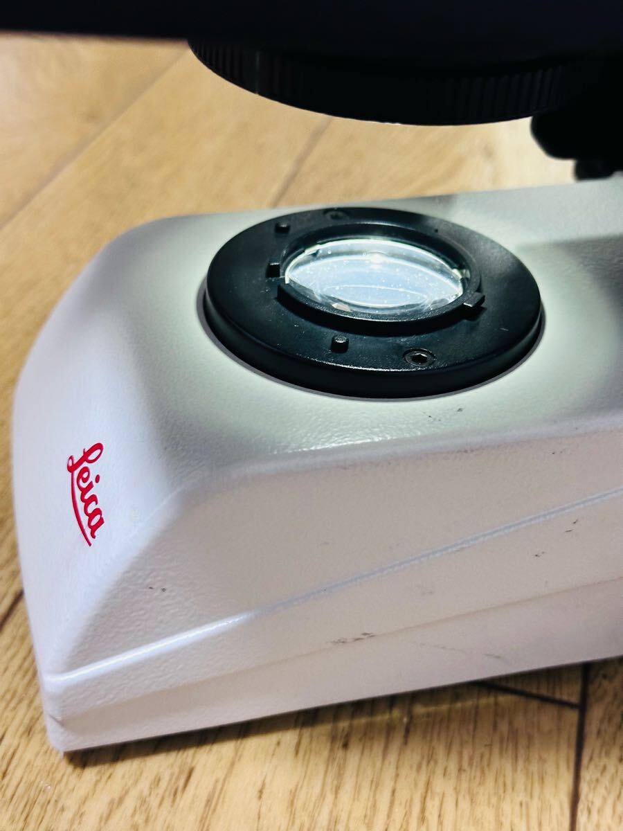 Leica DM500 Binocular Microscope with Illumination [g1197214088]
