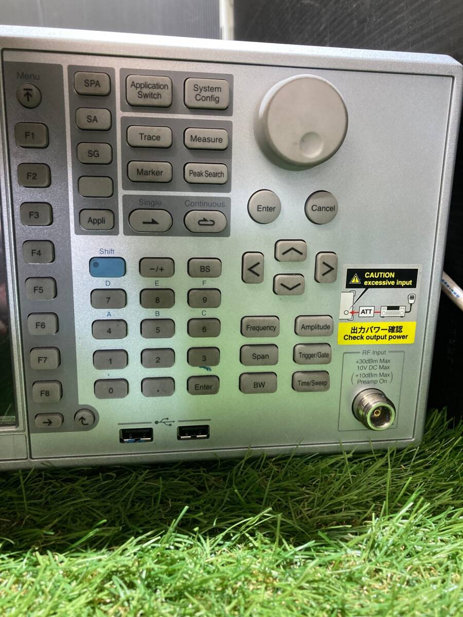 Anritsu MS2830A Signal Analyzer [v1198389103]