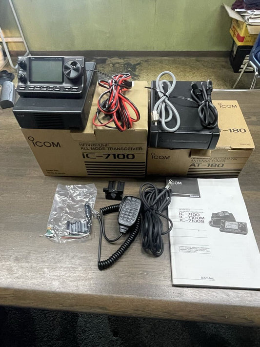 ICOM IC-7100 All Mode Transceiver with AT-180 Tuner [x1199321954]