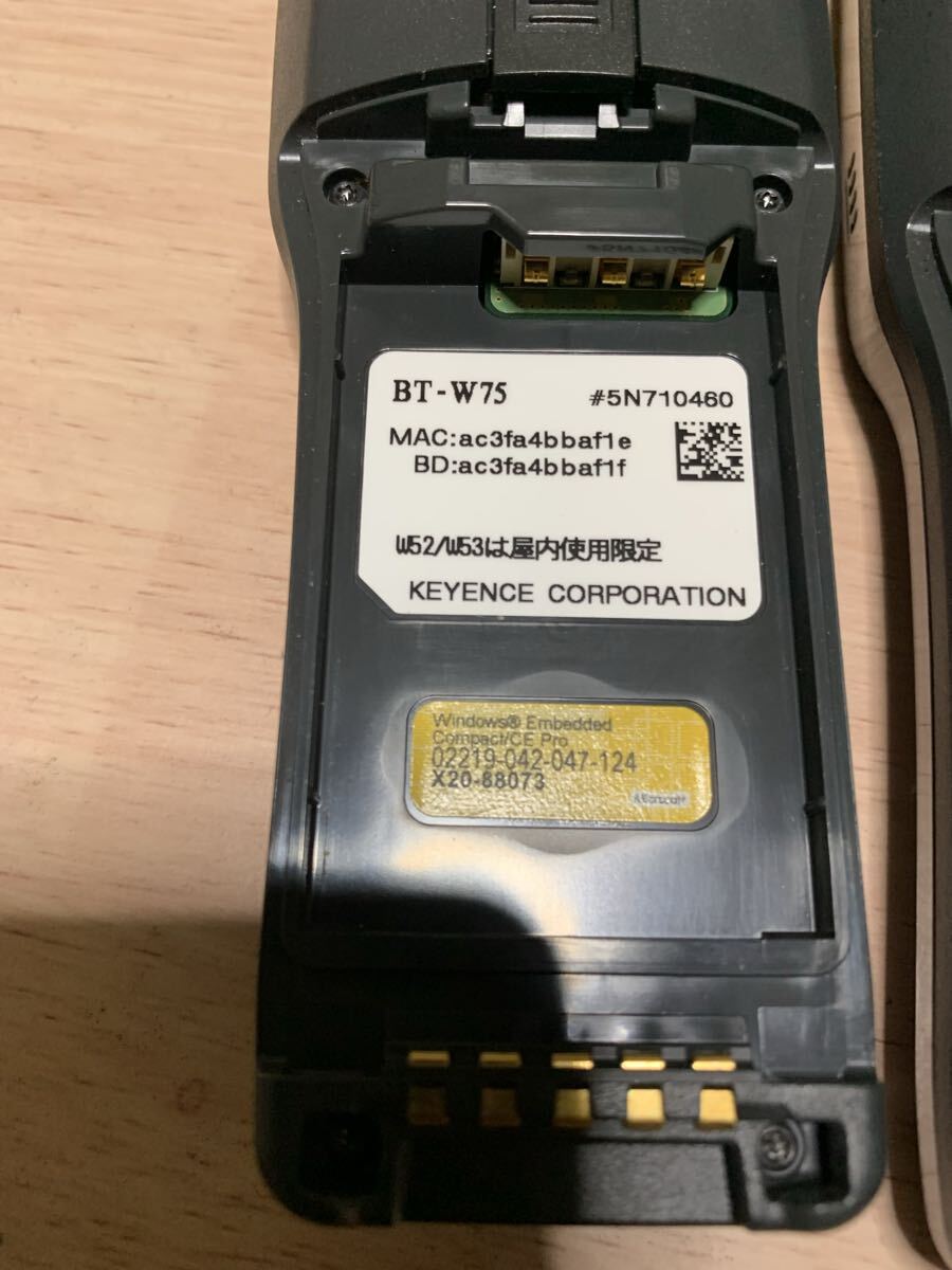 2) Used working item KEYENCE BT-W75 <10 batteries included> Handy terminal charging stand [n1208412935]