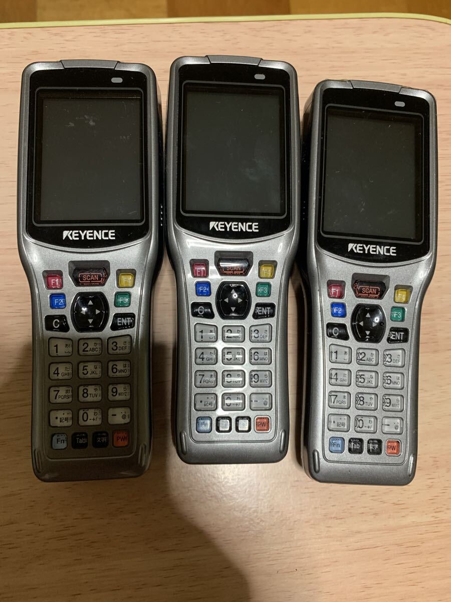 2) Used working item KEYENCE BT-W75 <10 batteries included> Handy terminal charging stand [n1208412935]