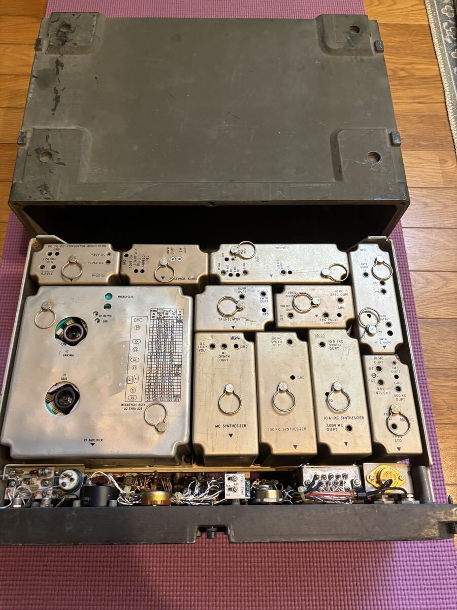 Military Radio Receiver Transmitter Serial Number 1472 [n1209152736]