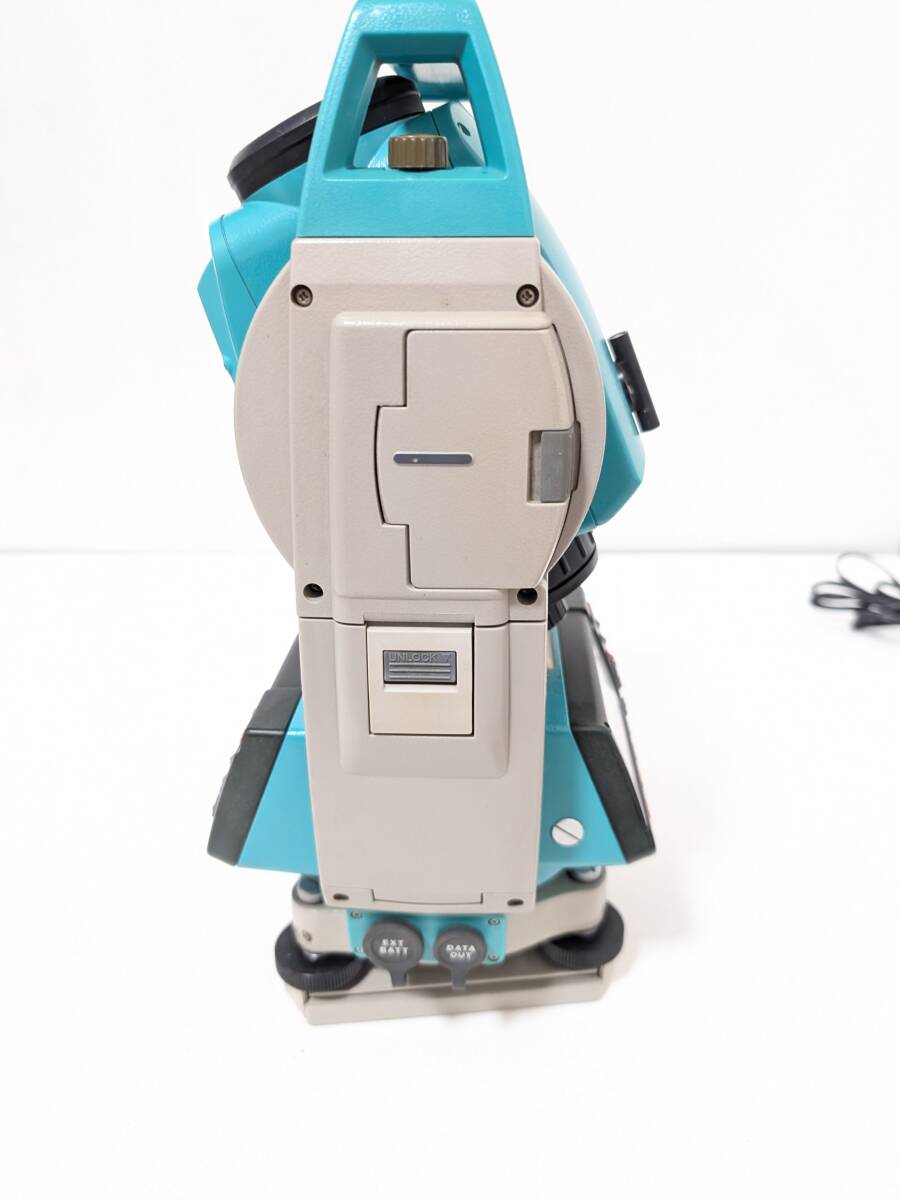 Sokkia SET230R3 Total Station Surveying [x1209544241]