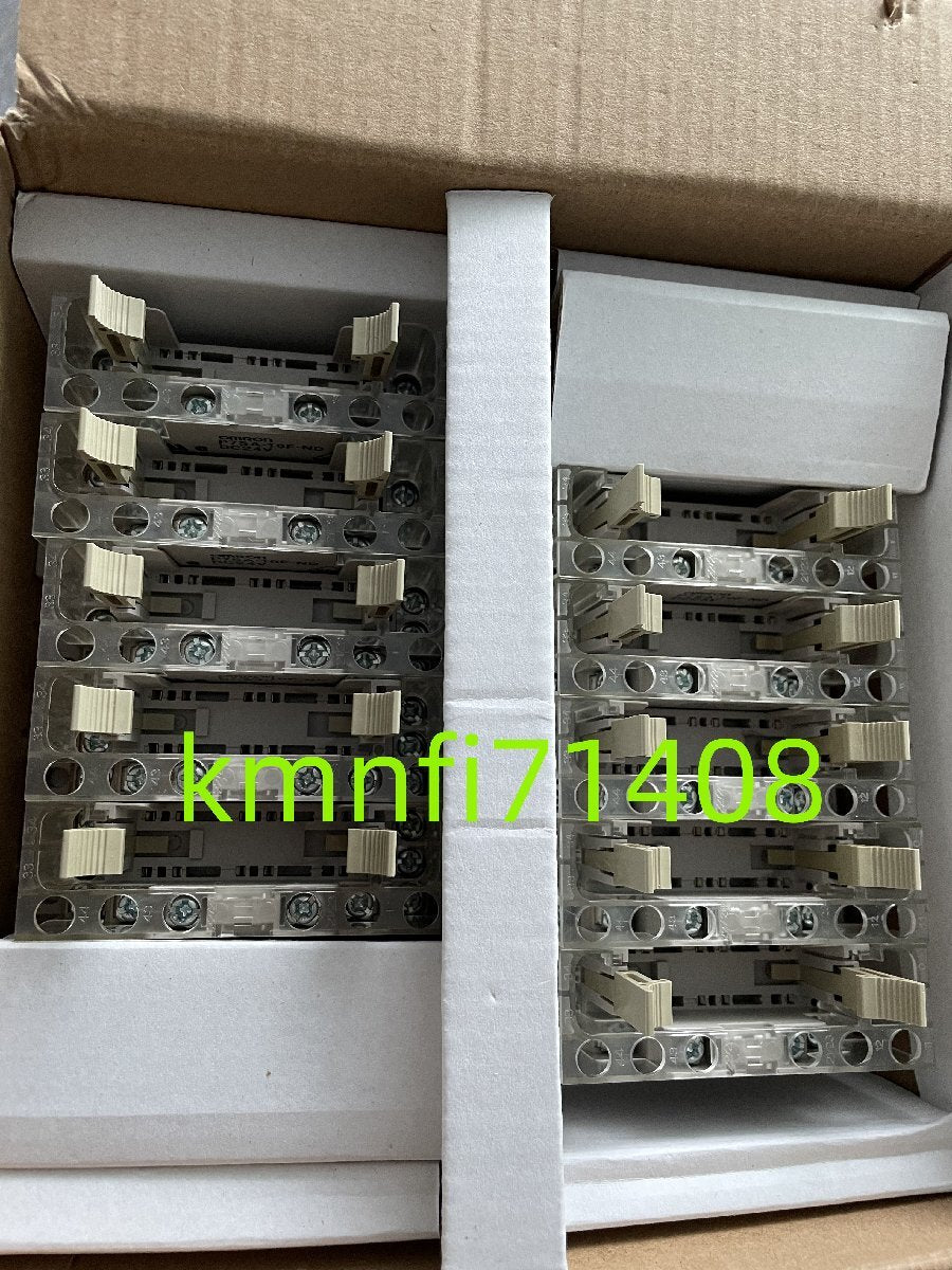 OMRON P7SA-10F-ND Safety Relay Socket 100 Piece Set DC24V [k1211584685]