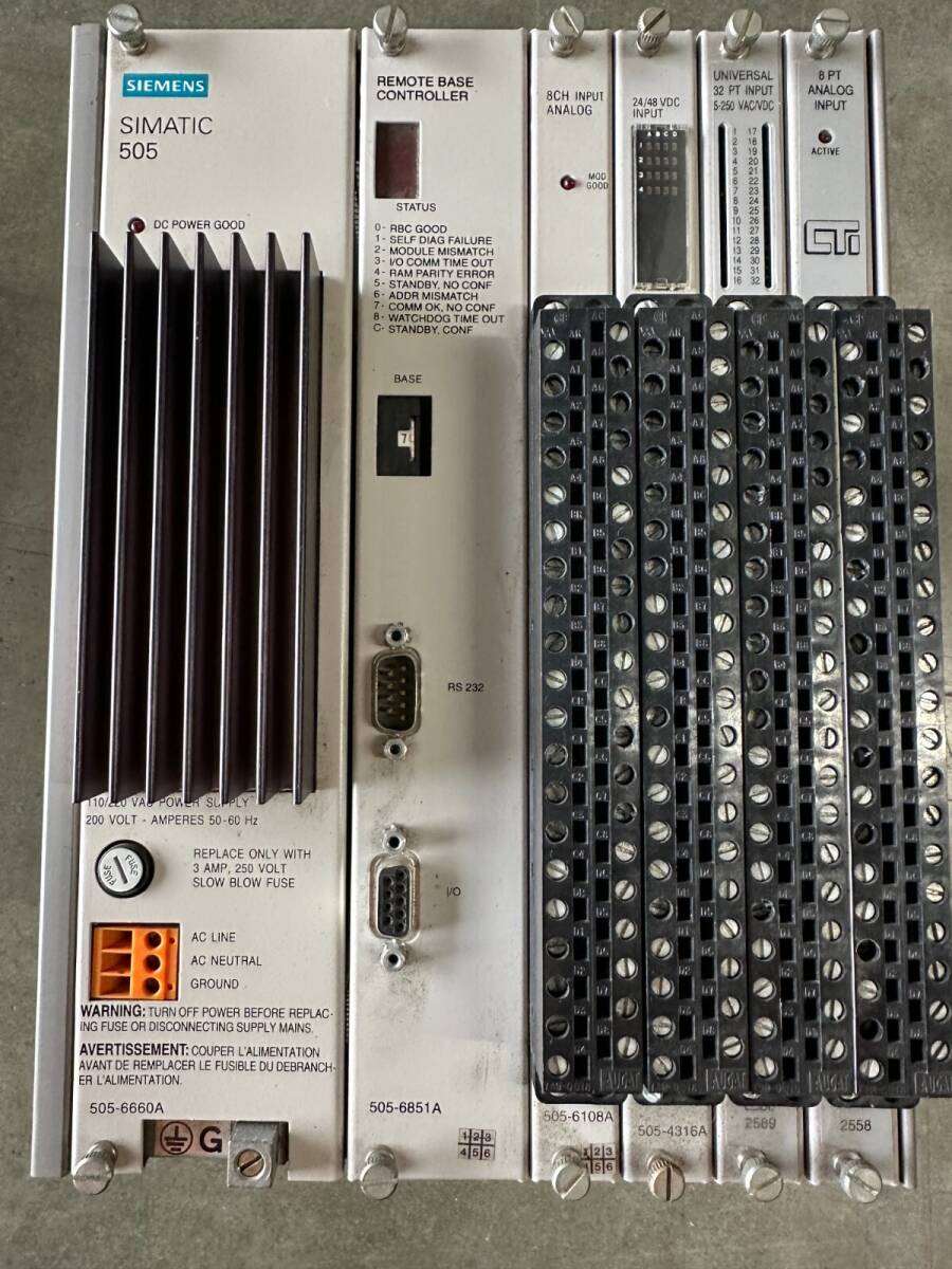 Siemens SIMATIC 505 PLC Rack Remote Base Controller Various Inputs [c1212105107]