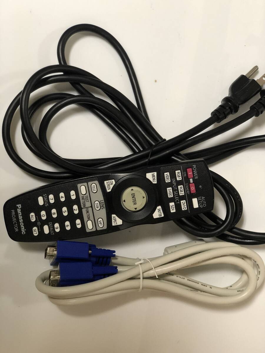 Panasonic PT-DW740S Projector 7000 Lumens 706 Hours Use Made in Japan [p1213882791]