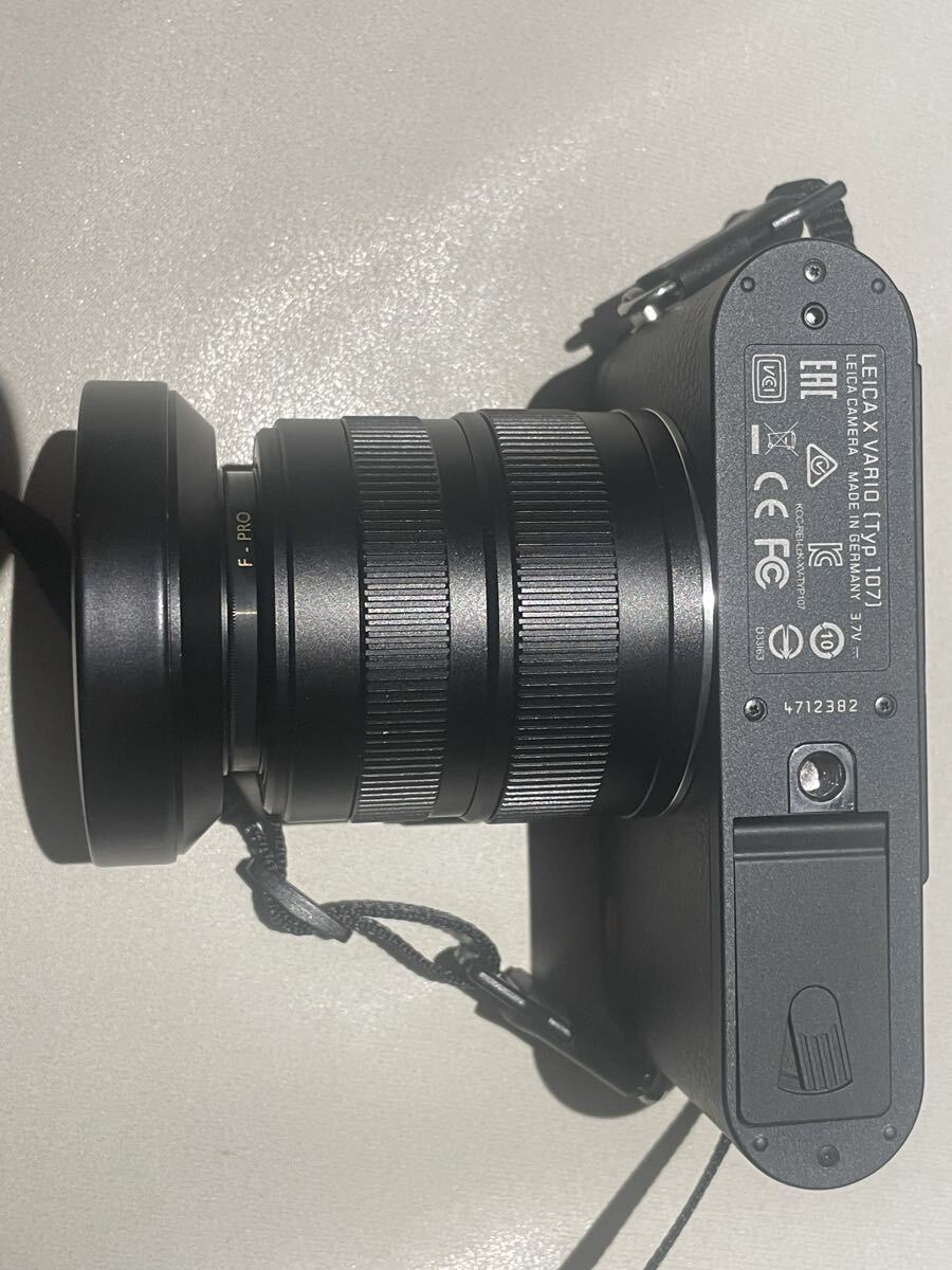 Leica X Vario Typ107 Digital Camera Black [b1215240800]