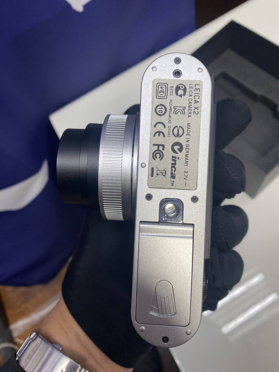 Leica X2 Compact Digital Camera Silver [m1216923295]