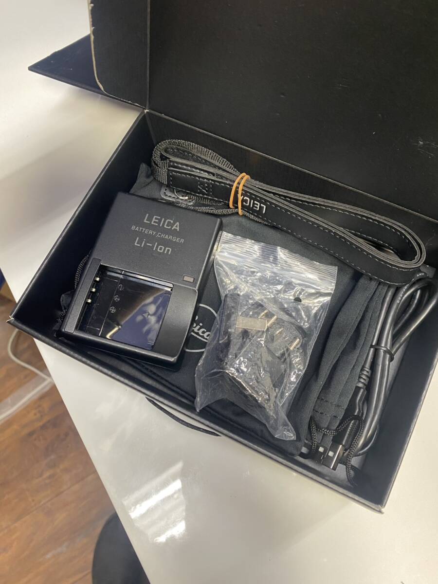 Leica X2 Compact Digital Camera Silver [m1216923295]