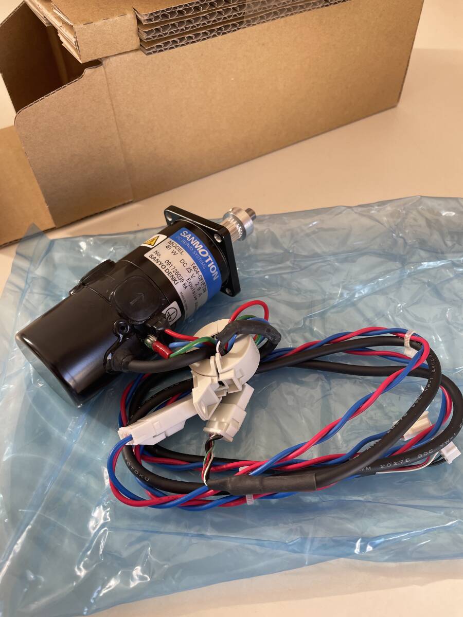 SANYO DENKI T404-081ET2N Servo Motor 40W DC 25V 2.9A [d1217717484]