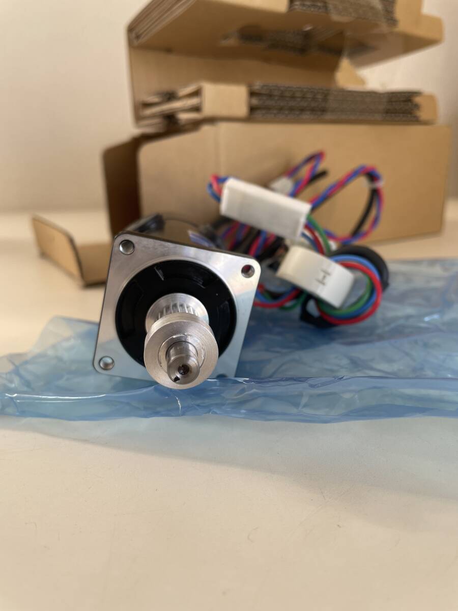 SANYO DENKI T404-081ET2N Servo Motor 40W DC 25V 2.9A [d1217717484]