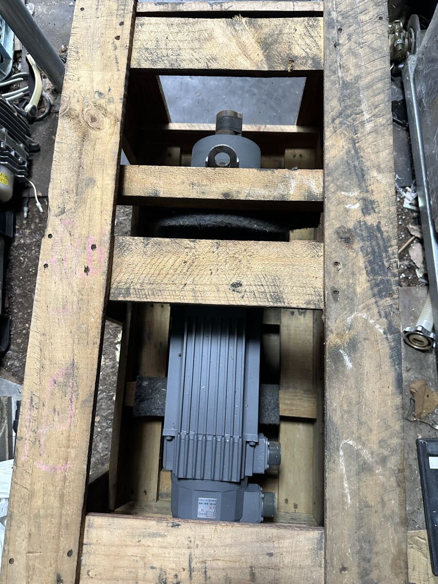 MITSUBISHI HA-RH 223 CE AC Servo Motor 2.2kW 3000r/min [t1217749641]