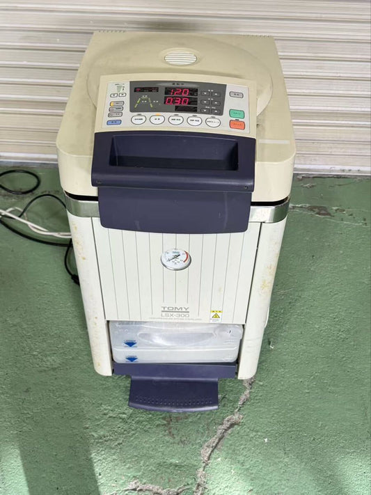 TOMY LSX-300 Autoclave High Pressure Steam Sterilizer [n1220096644]