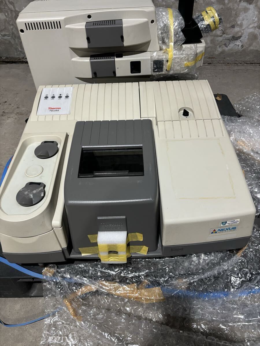 Thermo Nicolet CONTINUμM NEXUS 470 FT-IR Microscope [c1223485841]