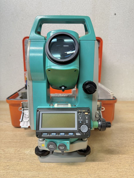 Sokkia B894 SET300 Surveying Equipment [u1230415027]