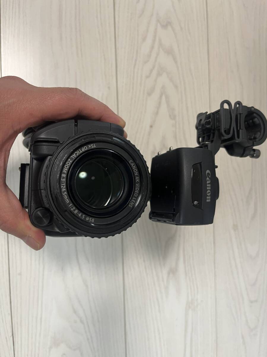 Canon XA70 4K Professional Video Camera [b1231068165]