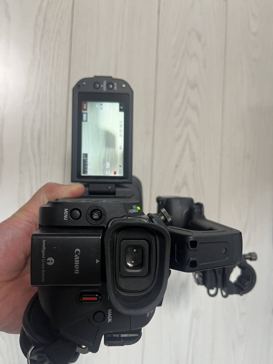 Canon XA70 4K Professional Video Camera [b1231068165]