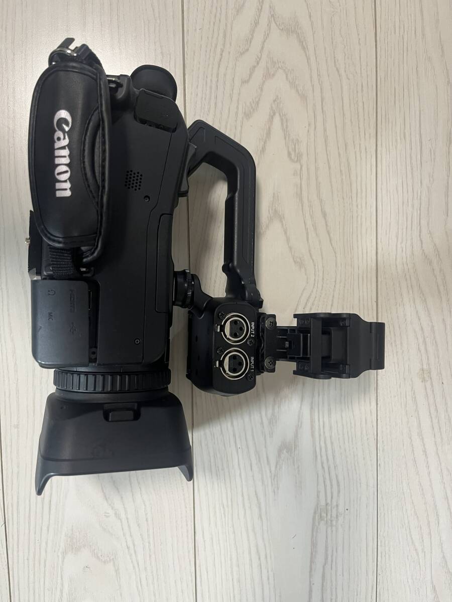 Canon XA70 4K Professional Video Camera [b1231068165]
