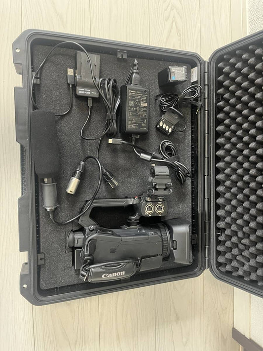 Canon XA70 4K Professional Video Camera [b1231068165]