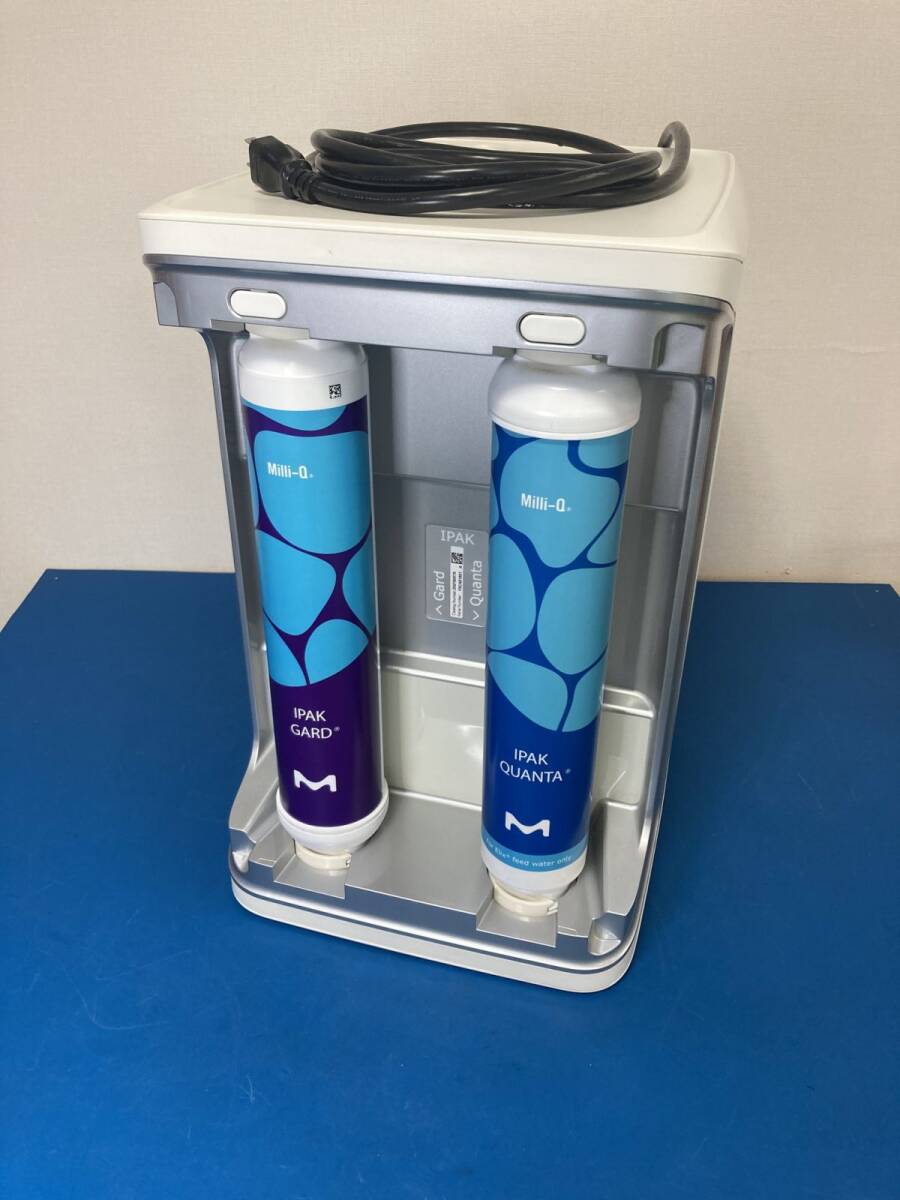 Merck Millipore Milli-Q IQ7005 Ultrapure Water System with Q-POD and 25L Tank [u1231250900]