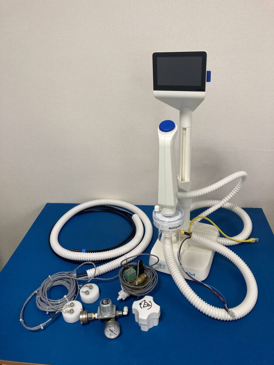 Merck Millipore Milli-Q IQ7005 Ultrapure Water System with Q-POD and 25L Tank [u1231250900]