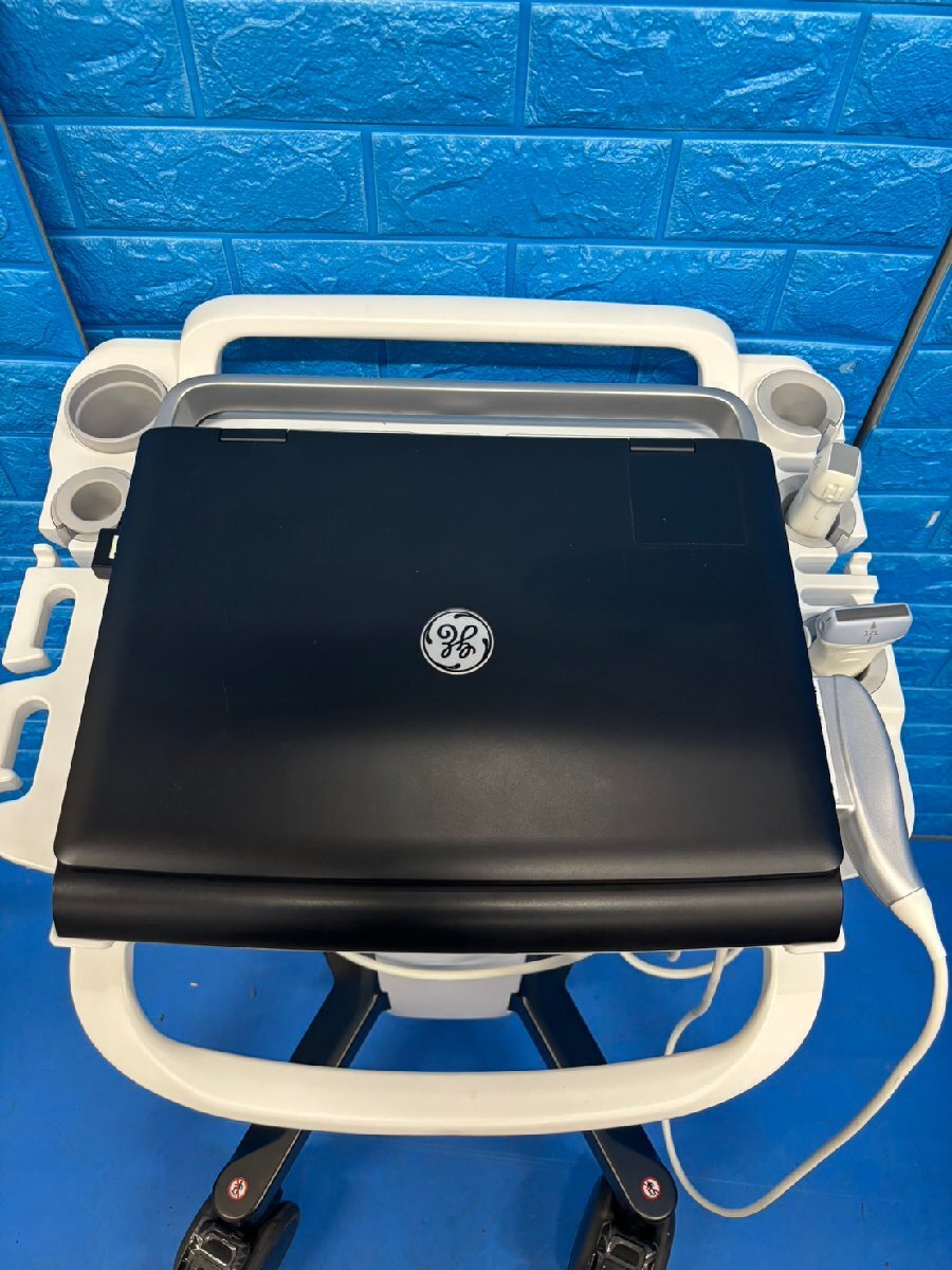 GE Versana Active Ultrasound Diagnostic System [e1232183133]