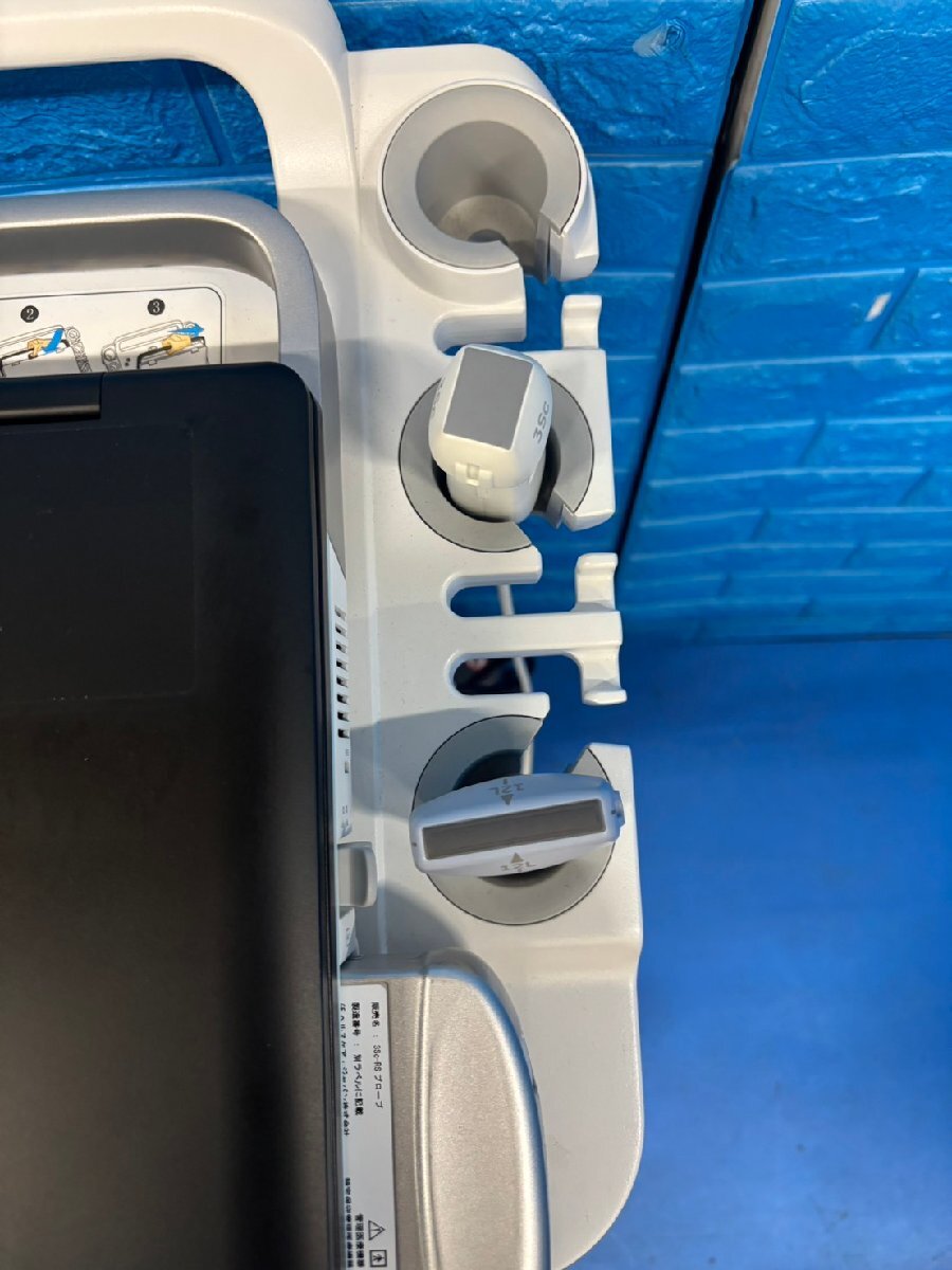 GE Versana Active Ultrasound Diagnostic System [e1232183133]