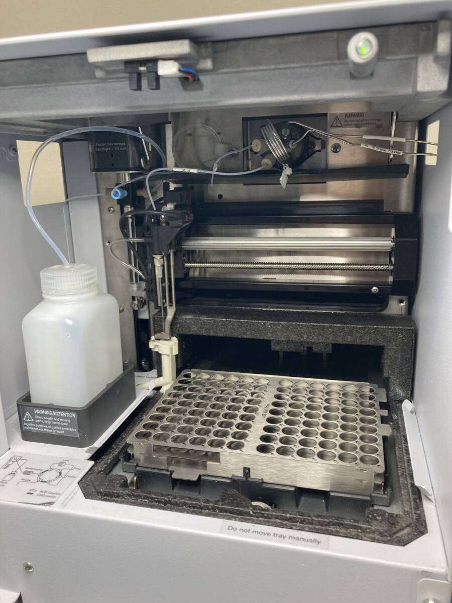 Bruker UHPLC Elute BR840 Autosampler with Drain Base Set [g1236920742]