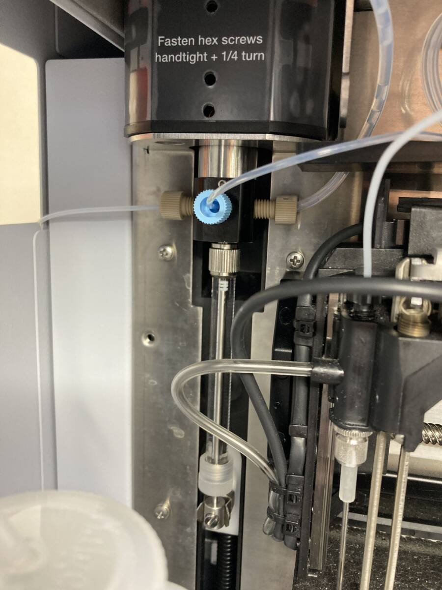 Bruker UHPLC Elute BR840 Autosampler with Drain Base Set [g1236920742]