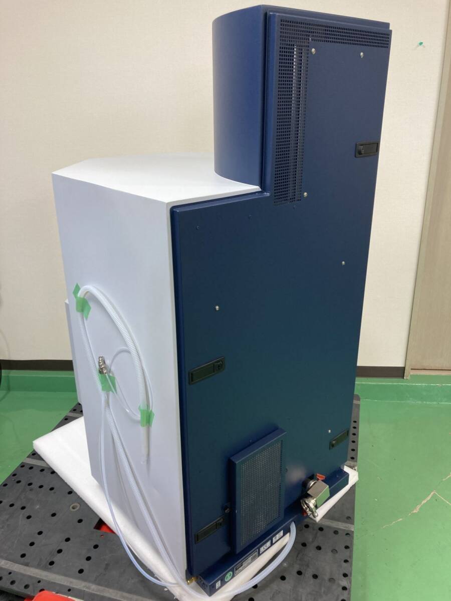 Bruker compact QTOF High Resolution Mass Spectrometer with HS602 Rotary Vacuum Pump (for parts or not working) [v1236929998]