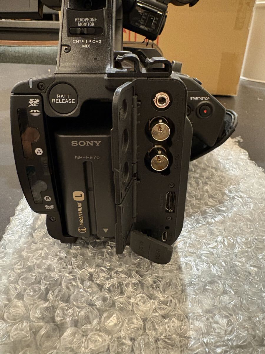 Sony HXR-NX5R NXCAM Full HD Camcorder [f1237956969]
