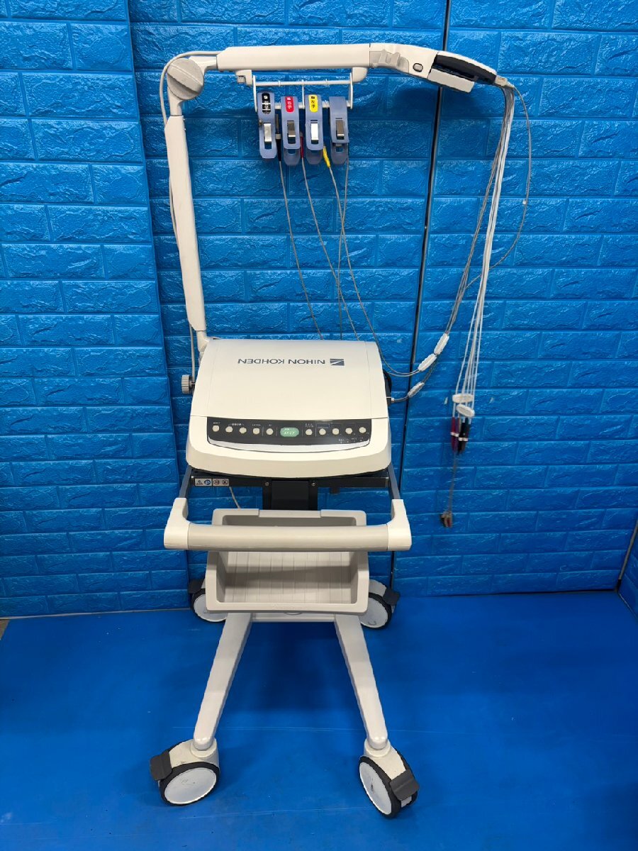 Nihon Kohden ECG-2450 Cardiofax V Electrocardiograph [w1239967829]