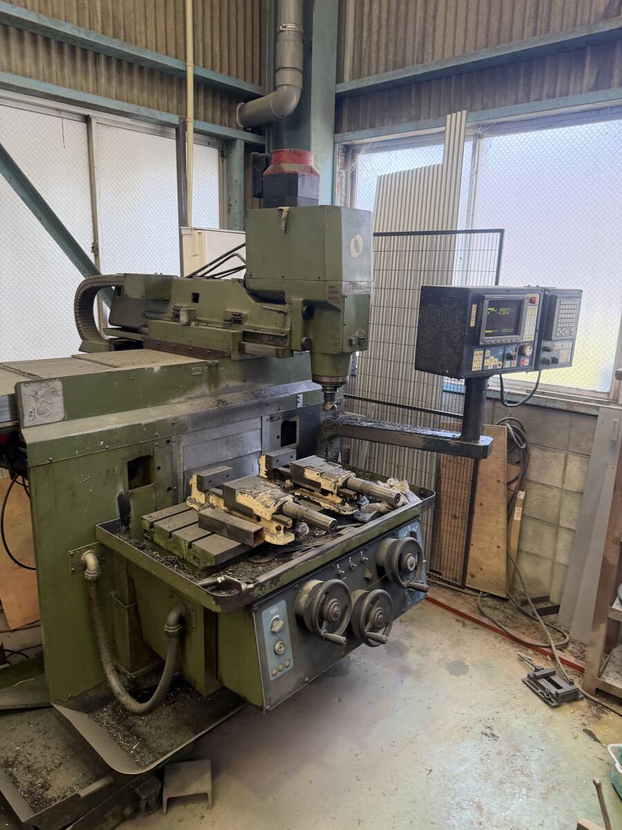 Makino KL-55 NC Milling Machine with FANUC 20-FA Control [h1240141127]