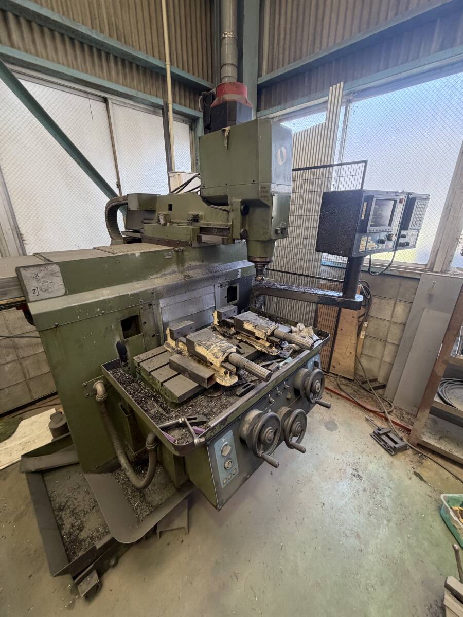Makino KL-55 NC Milling Machine with FANUC 20-FA Control [h1240141127]