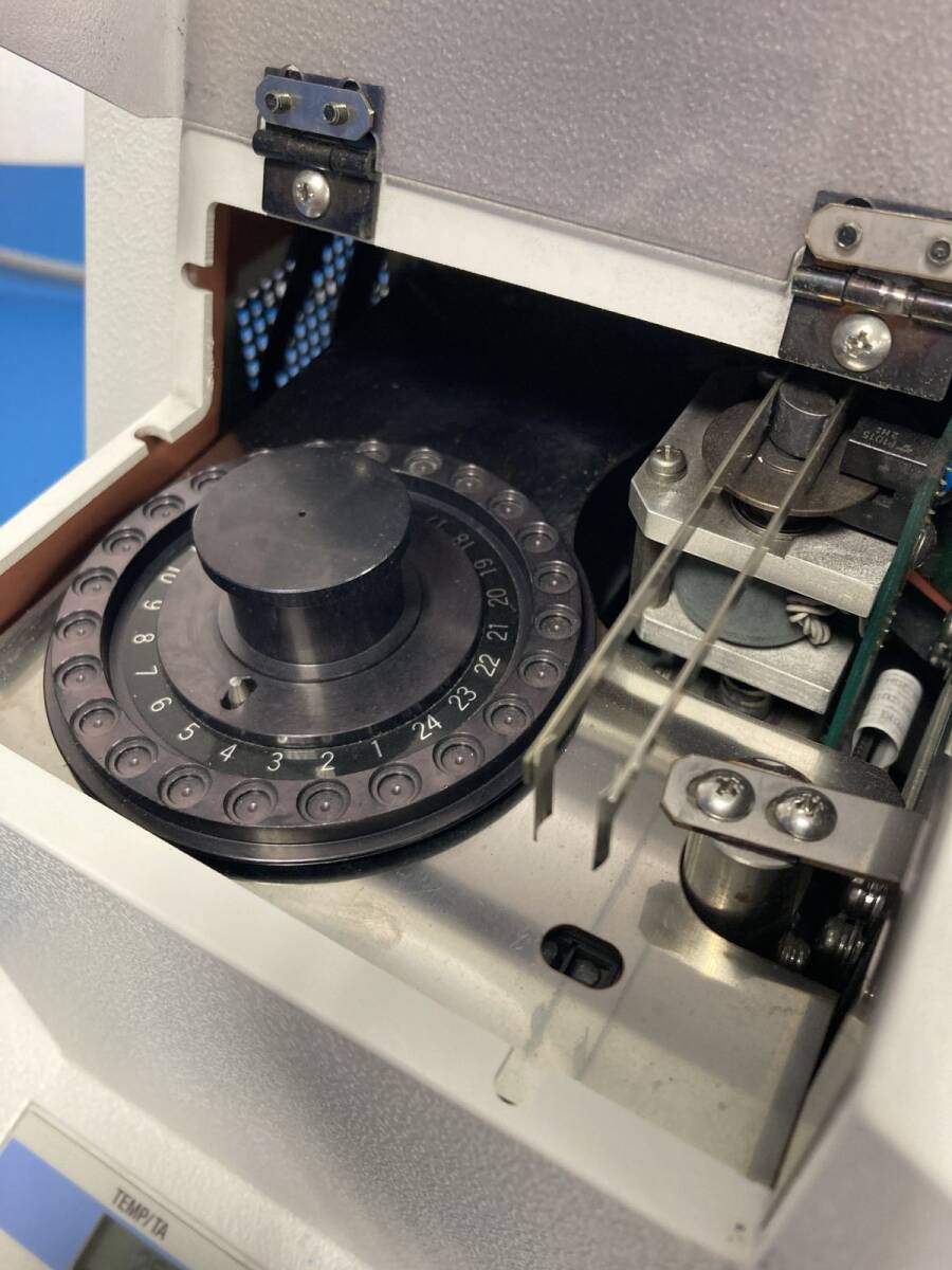 Shimadzu DSC-60A Differential Scanning Calorimeter with Autosampler [c1240616307]