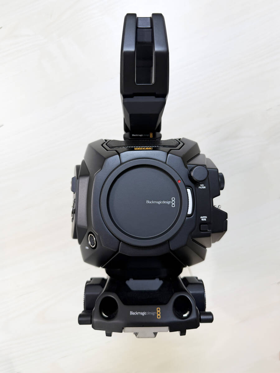 Blackmagic URSA Mini Pro 4.6K G2 Camera with Top Handle, Shoulder Pad, SSD Adapter, B4 Mount [e1242064419]