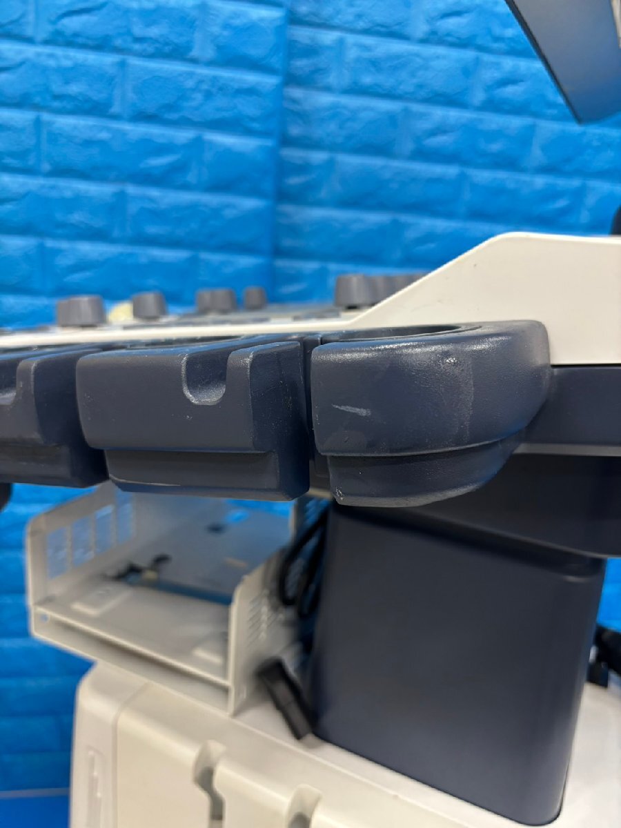 GE LOGIQ V5 Expert Ultrasound Imaging System [u1242278371]