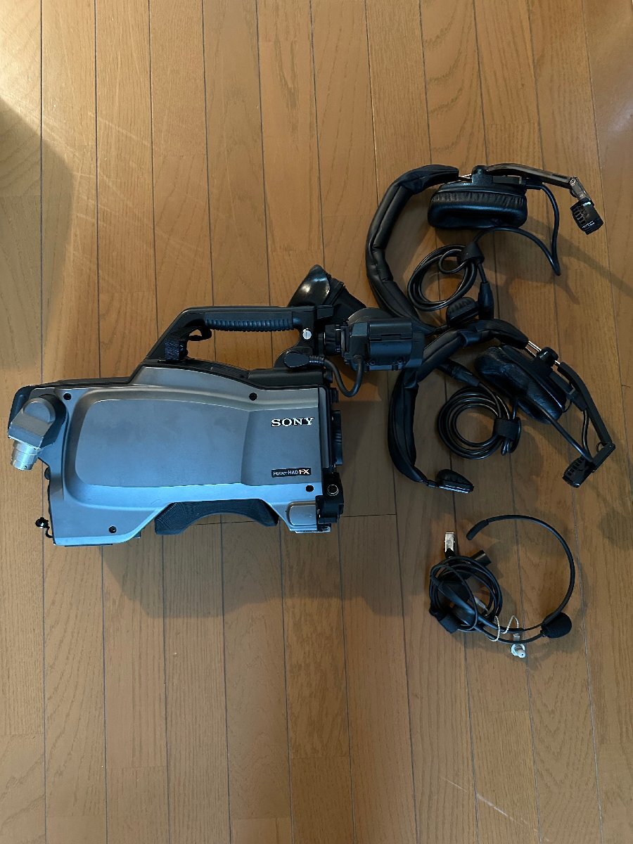 Sony HXC-100 HD Camera with HDVF-200 Viewfinder [g1244144257]