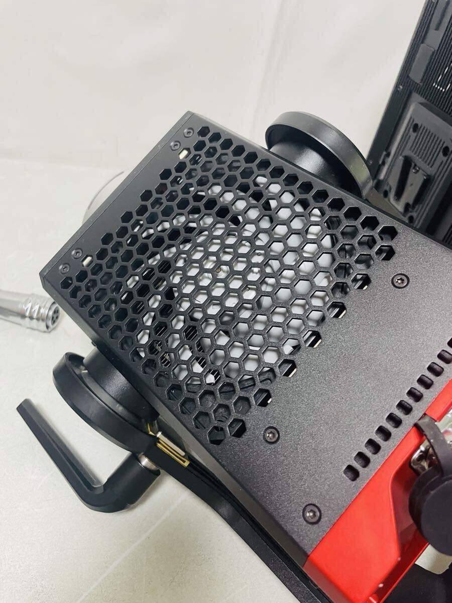 Aputure LS 600d Pro LED Light 600W with Carry Case [r1245636748]