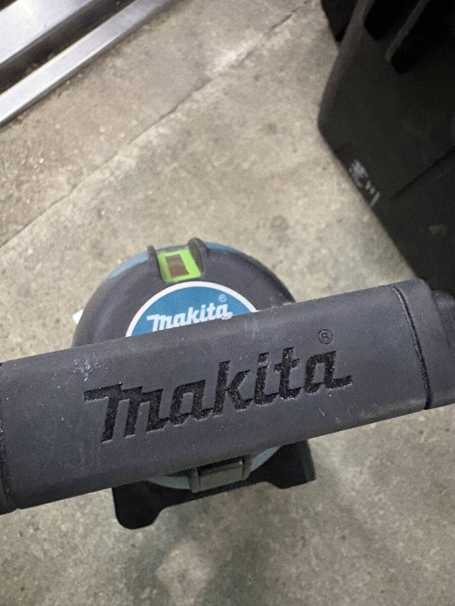 Makita SK313GD Automatic Tracking Green Laser Level with LDG-4 Receiver and BL1040B Battery [e1247102175]