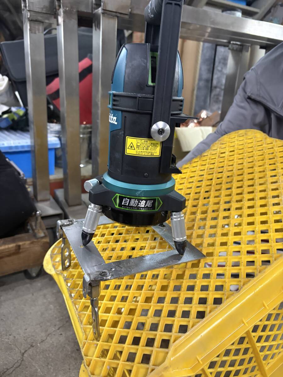 Makita SK313GD Automatic Tracking Green Laser Level with LDG-4 Receiver and BL1040B Battery [e1247102175]