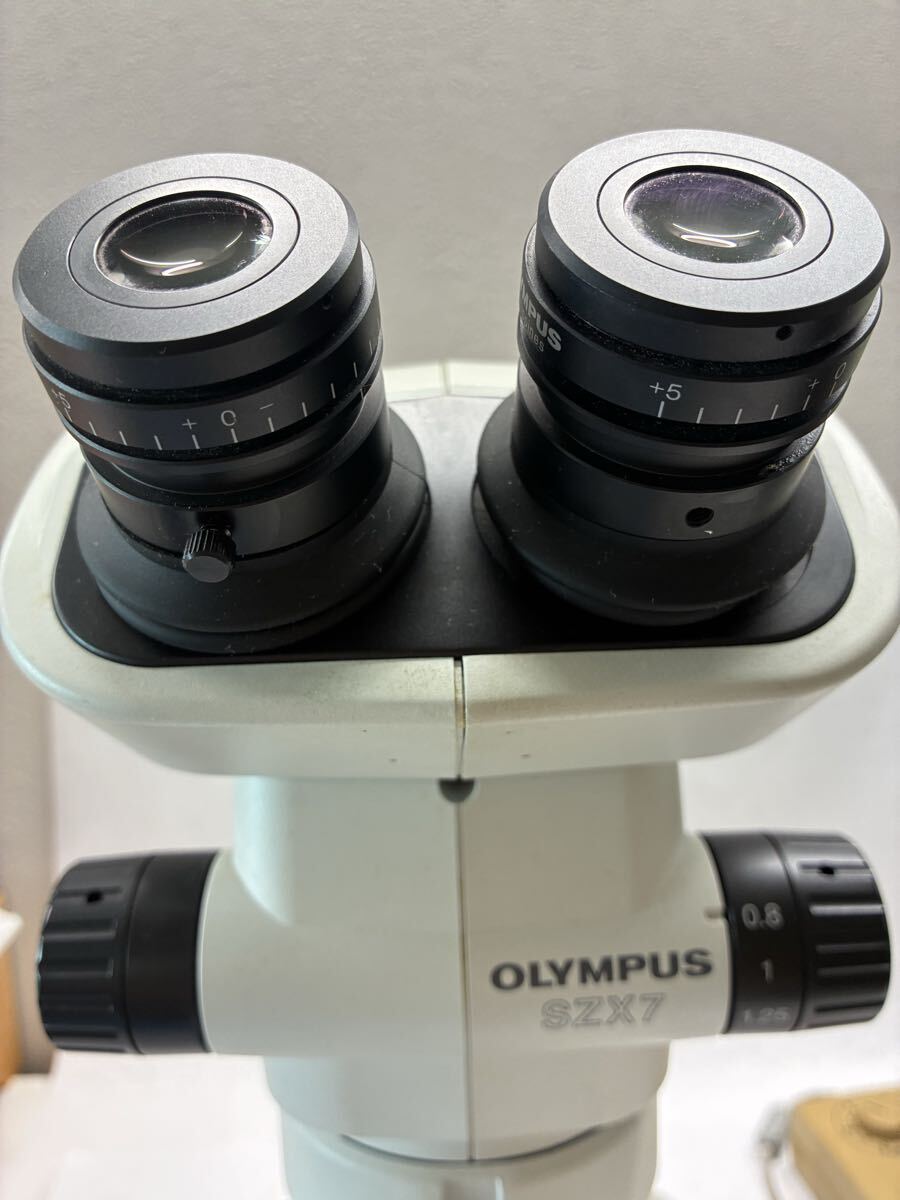 Olympus SZX7 Stereo Microscope with WHSZ15X-H Eyepieces and HDR61WJ LED Illumination [q1247694694]