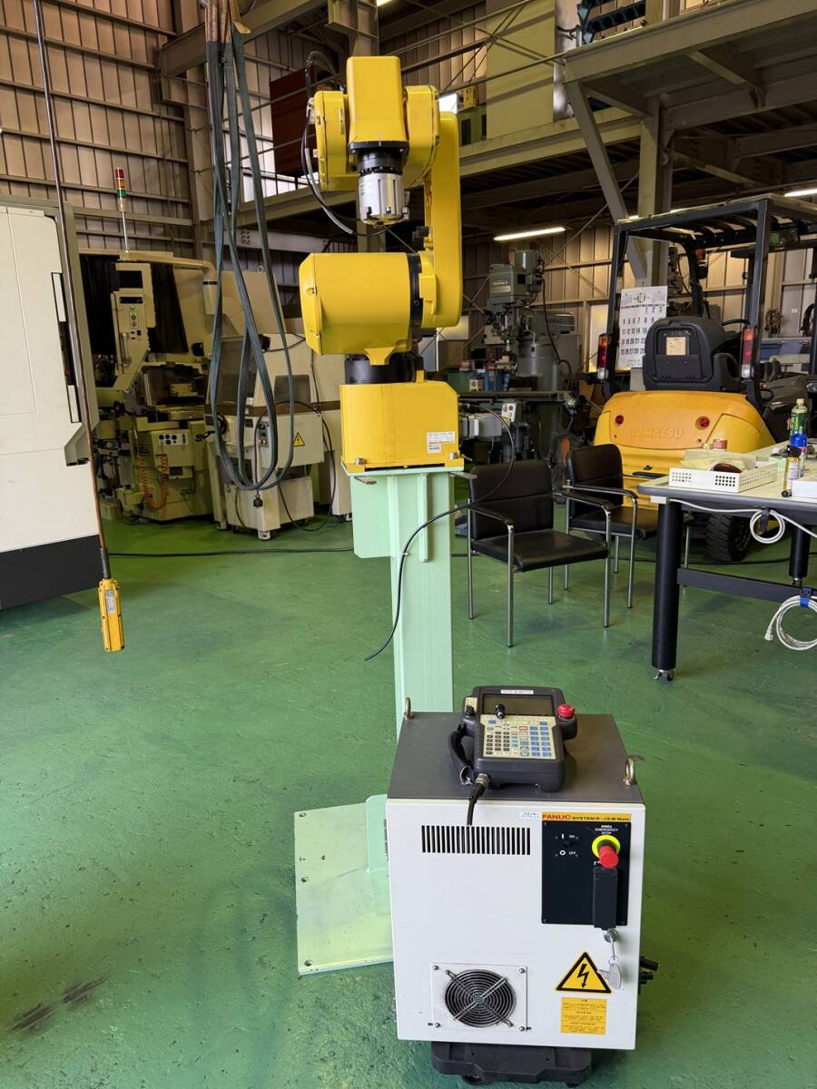 FANUC LR Mate100iB Robot (for parts or not working) [q1247785622]