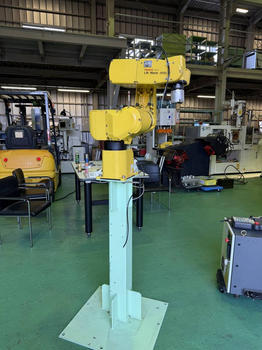 FANUC LR Mate100iB Robot (for parts or not working) [q1247785622]