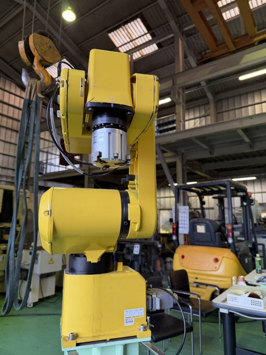 FANUC LR Mate100iB Robot (for parts or not working) [q1247785622]