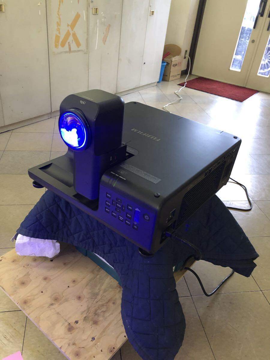 Fujifilm FP-Z8000 LED Laser Projector with Fixed Lens [b1248806254]