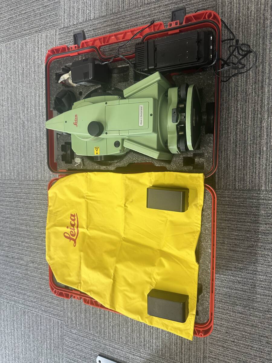 Leica TCRA1105plus Total Station [l1248936721]