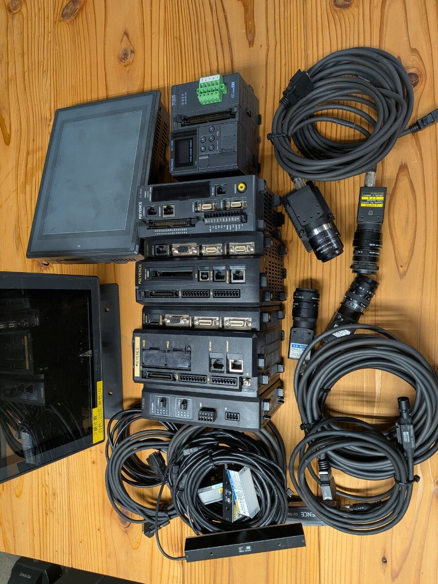Keyence CA-MP81 VT3-V8 KV-1000 CV-2000 CV-3000 CV-X100R CA-DC21E CA-DBW5 CA-DBW13 CV-S035MH CV-S035MU CV-020 CV-035M CA-S2040 teli CCD Camera Lot (as-is) [u1249078403]
